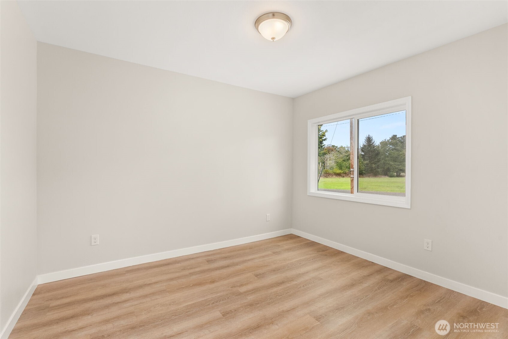 860 Ludington Avenue Property Photo 13
