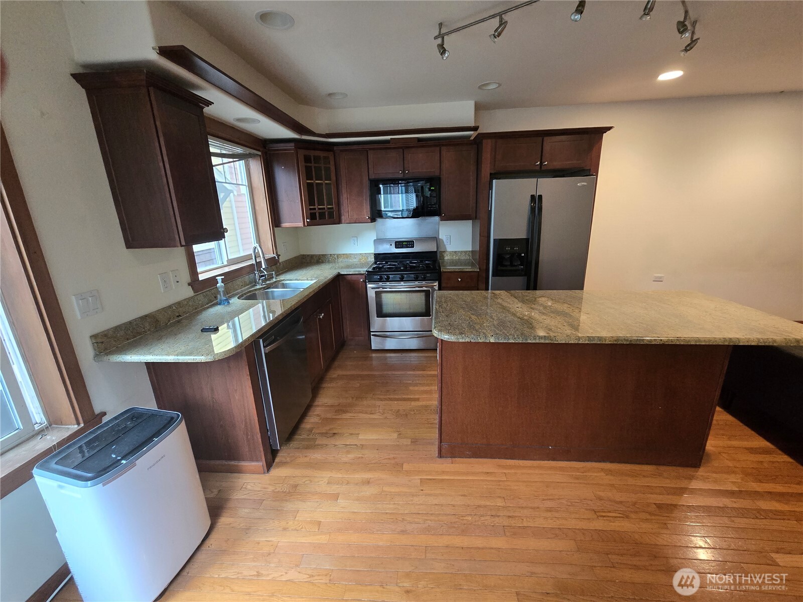 6819 Weedin Place Property Photo 3