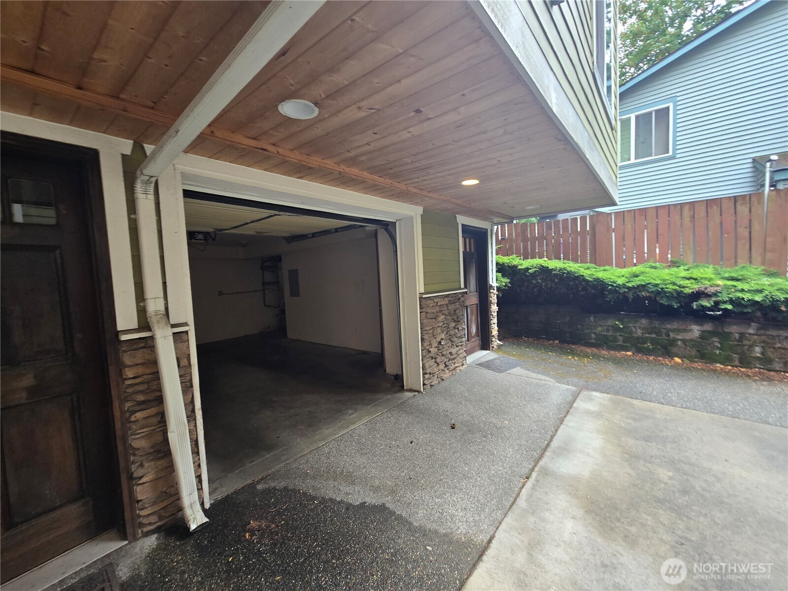 6819 Weedin Place Property Photo 16