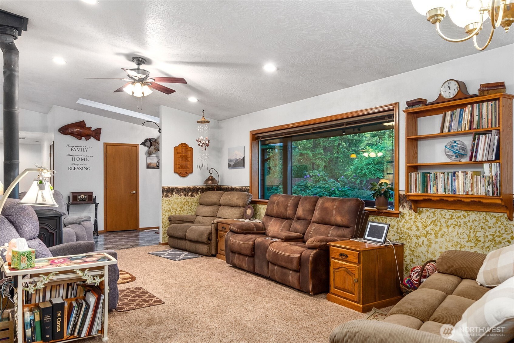 17104 Old Highway 99 Property Photo 12