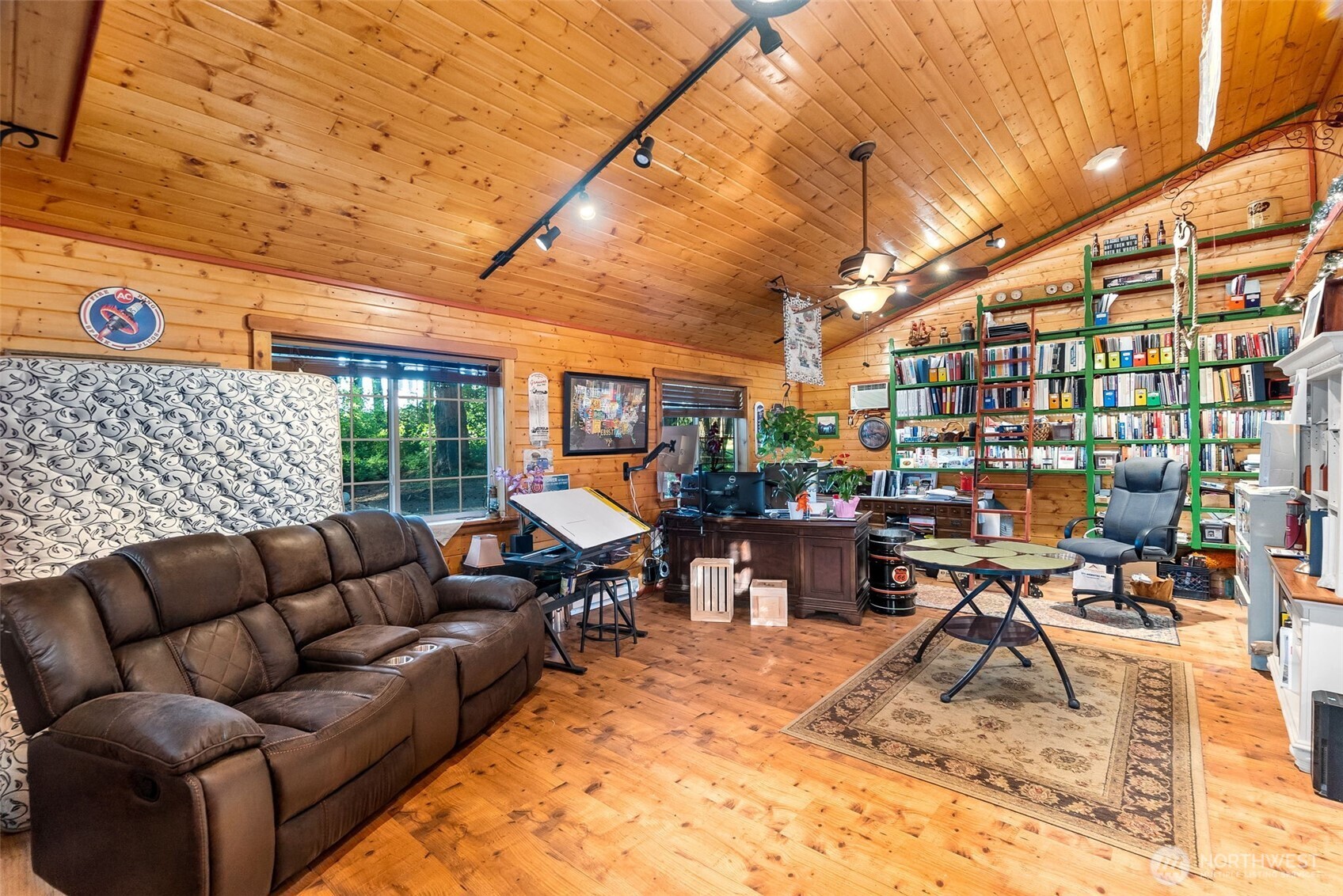 17104 Old Highway 99 Property Photo 25