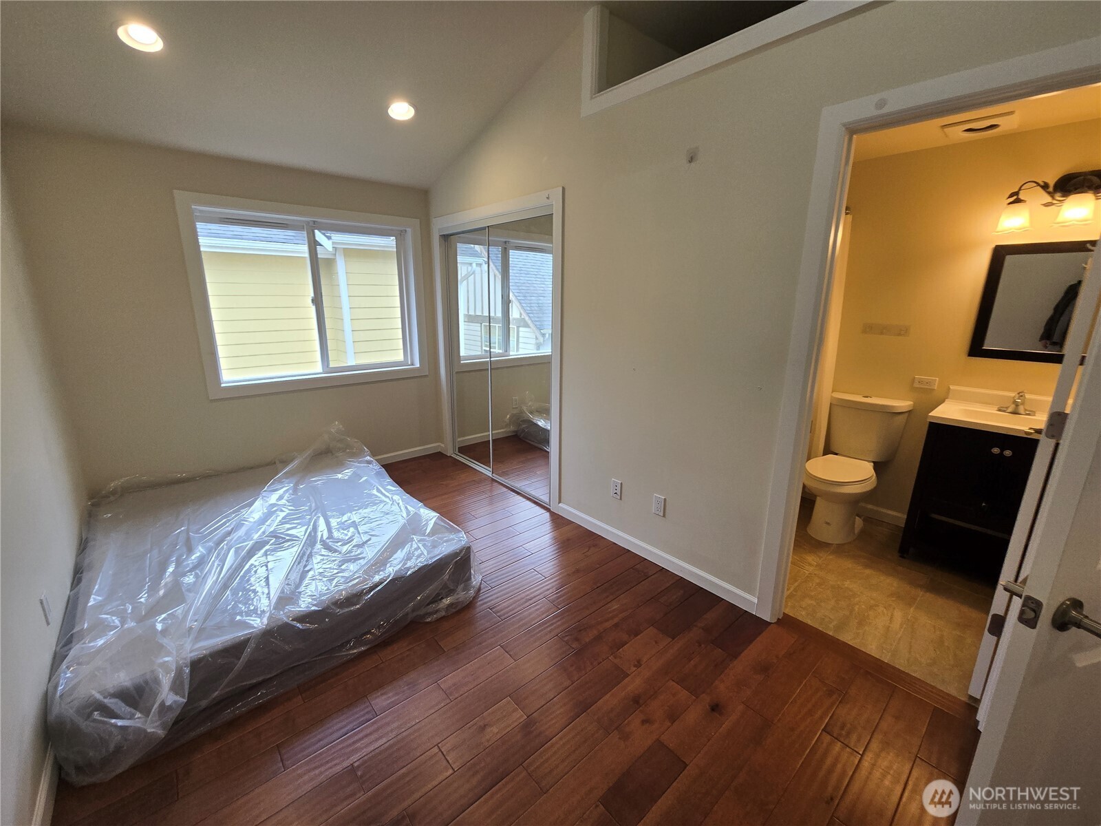 5802 Roosevelt Way Property Photo 9