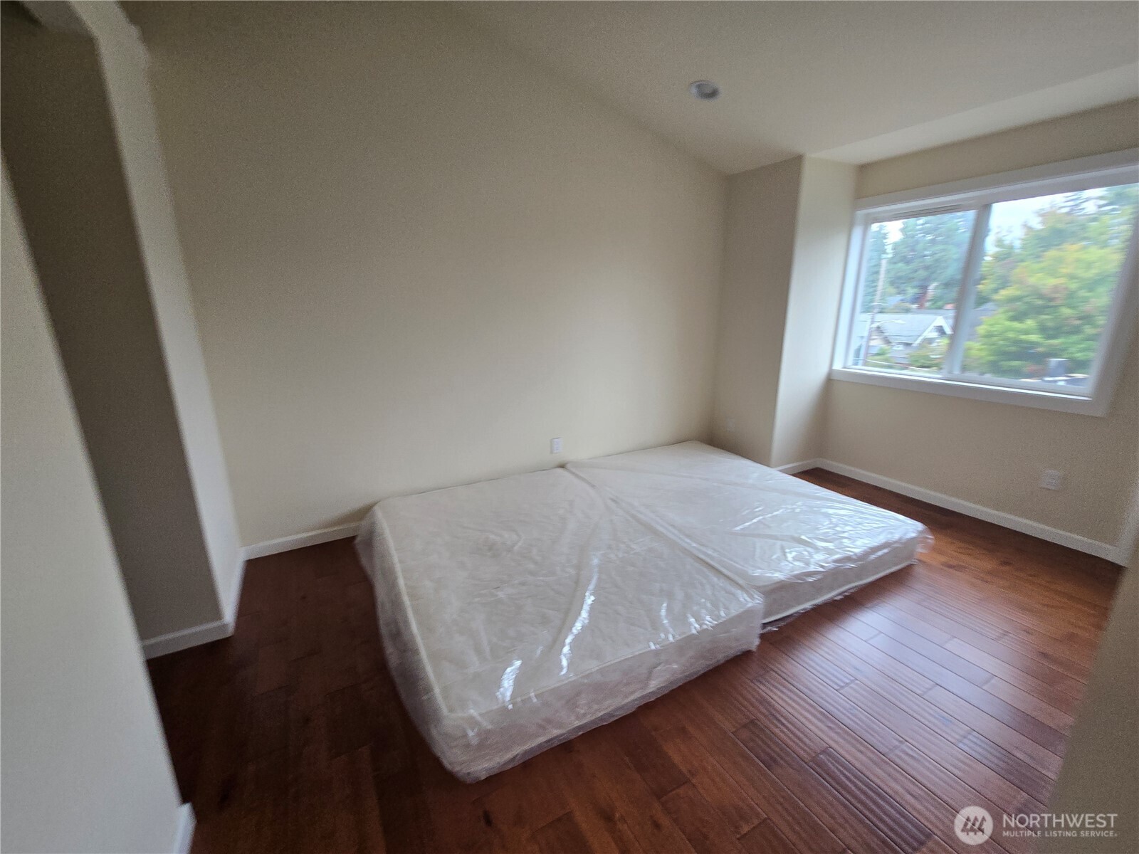 5802 Roosevelt Way Property Photo 11