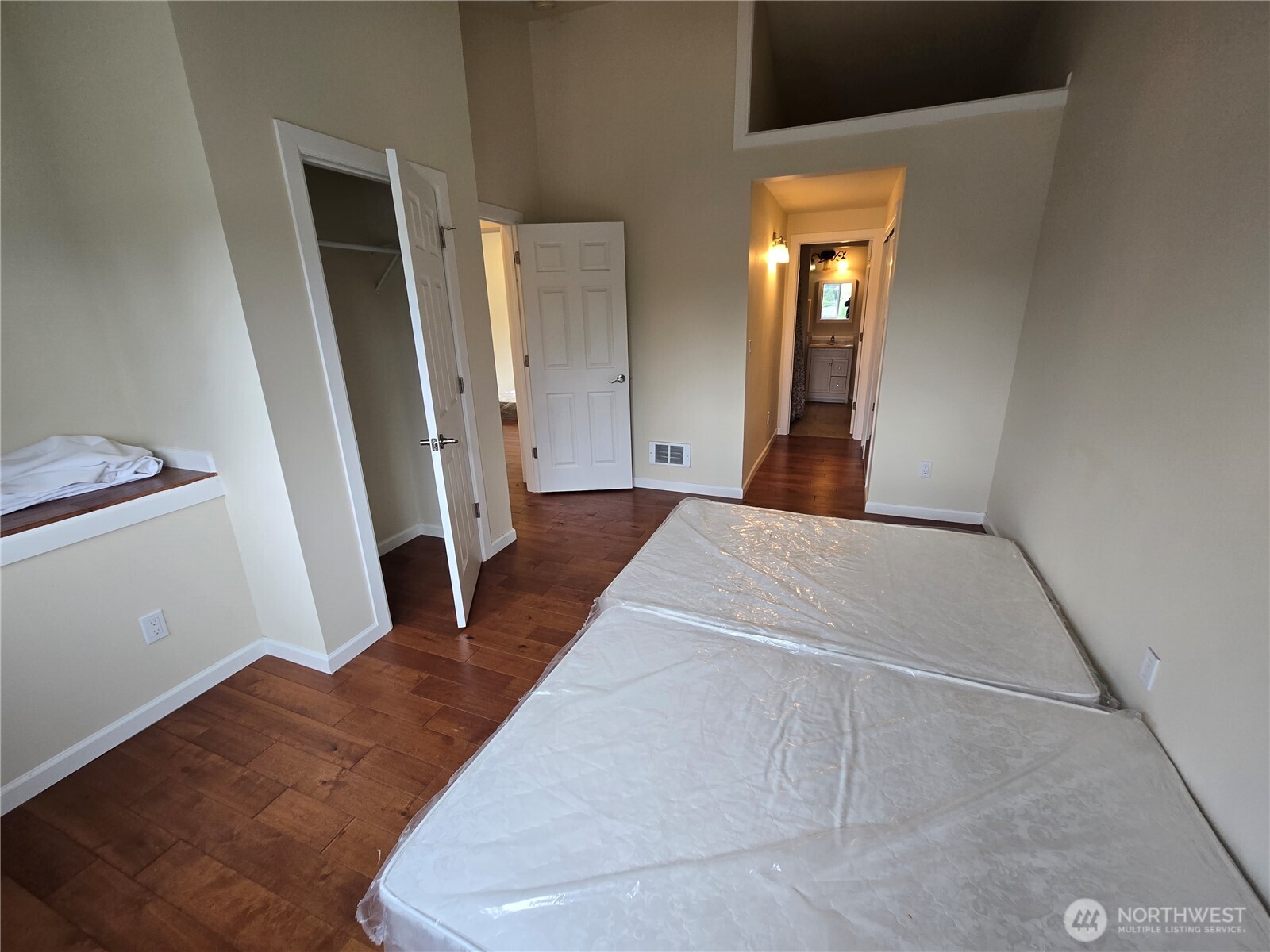5802 Roosevelt Way Property Photo 12