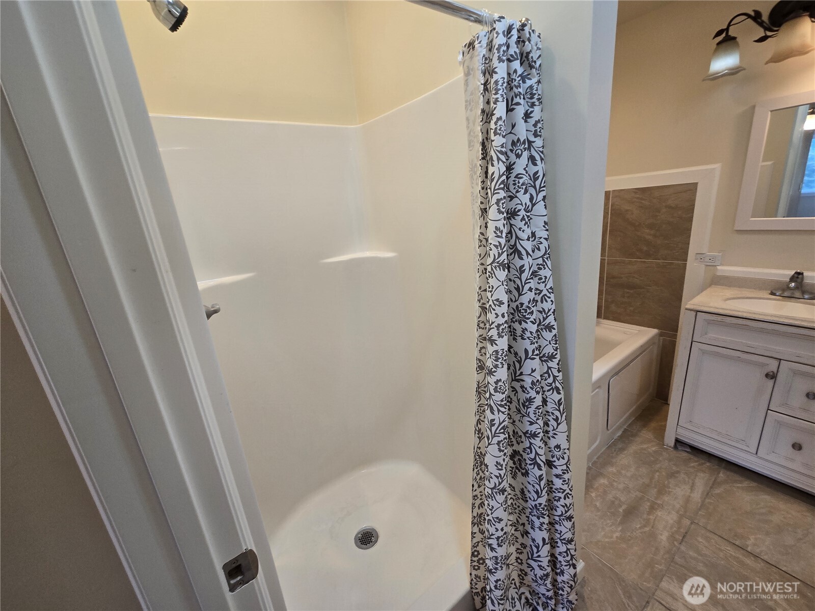 5802 Roosevelt Way Property Photo 13