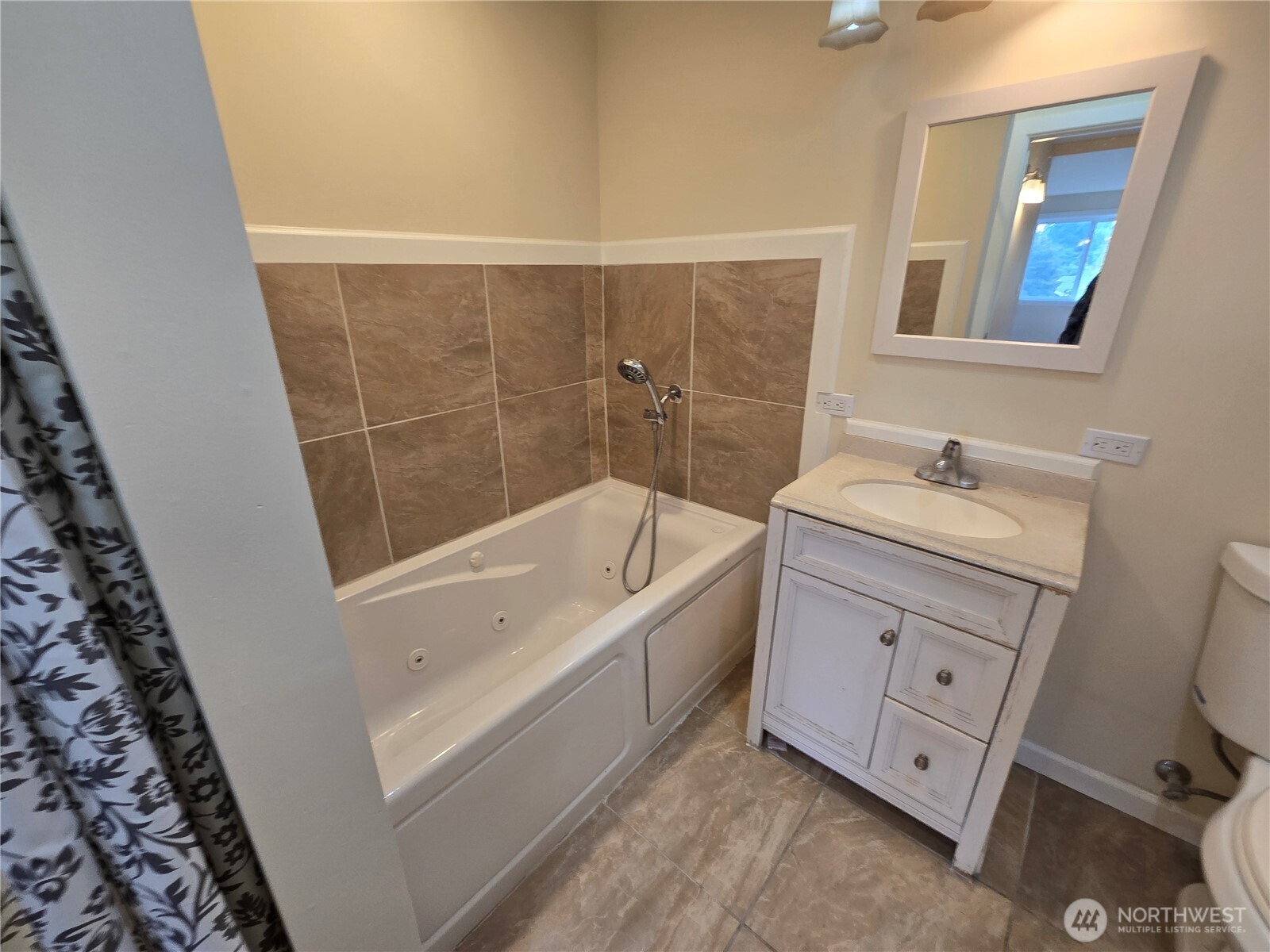 5802 Roosevelt Way Property Photo 14
