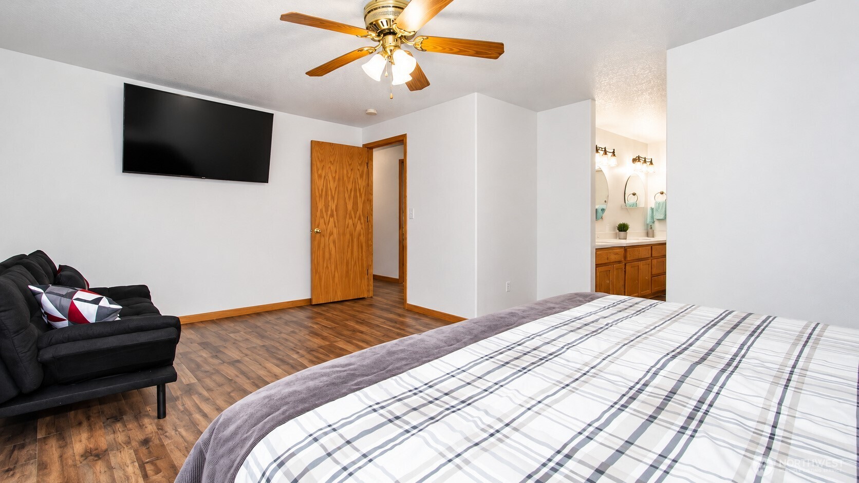 163 Home Town Drive Property Photo 16