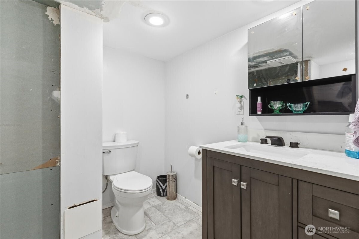 201 Ferry Street Property Photo 35