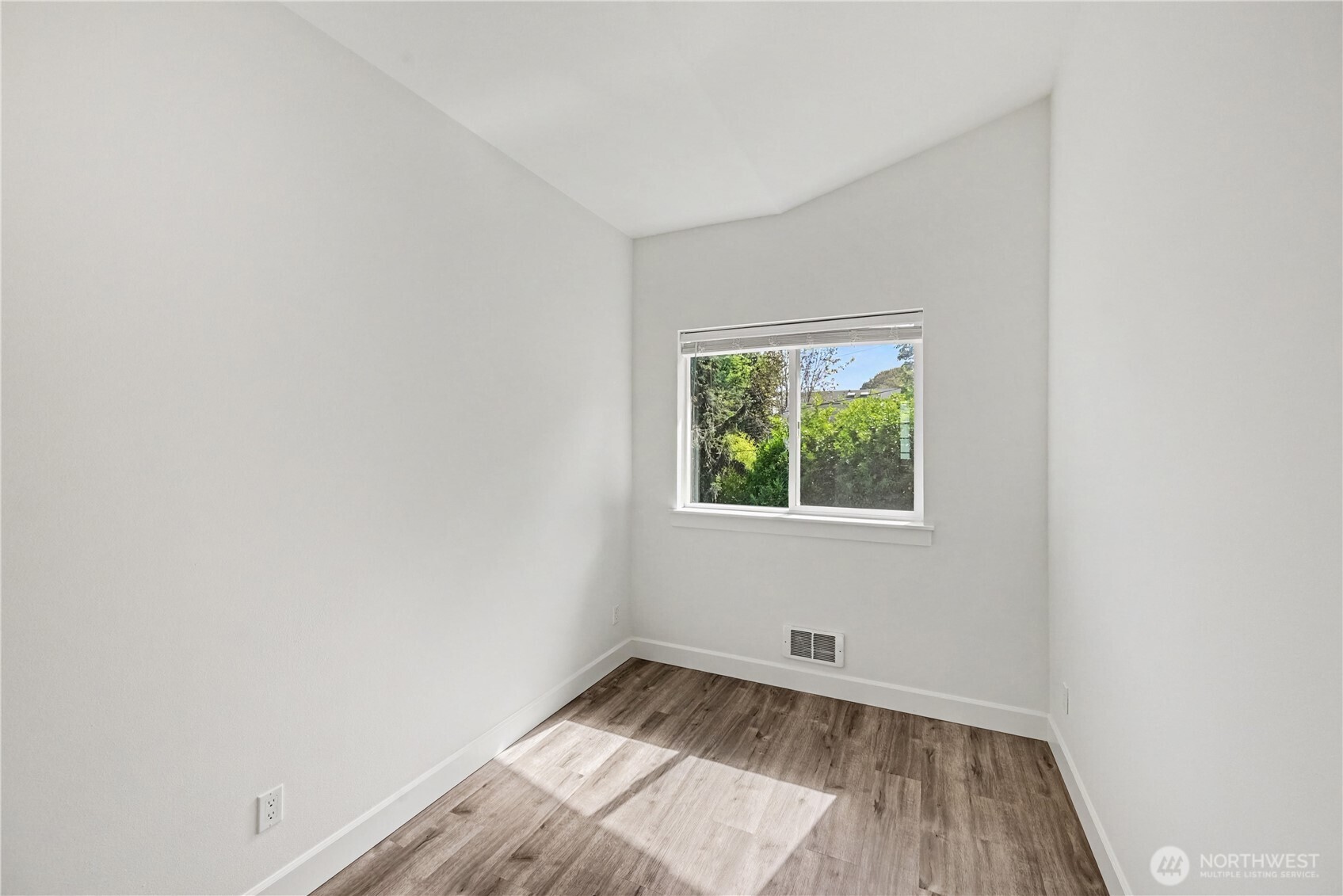5426 31st Avenue A Property Photo 12