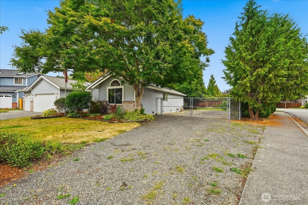 11825 Meridian Place Property Photo 31