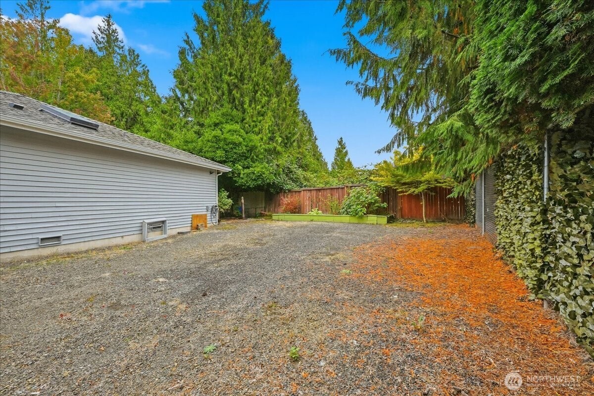 11825 Meridian Place Property Photo 32