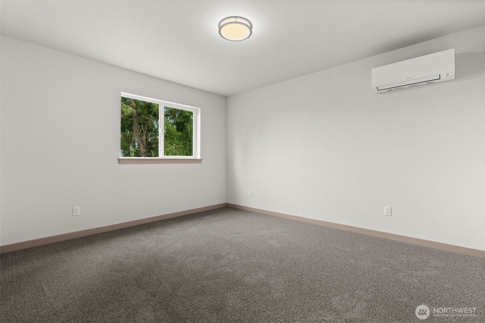 939 E 61st Street Property Photo 26
