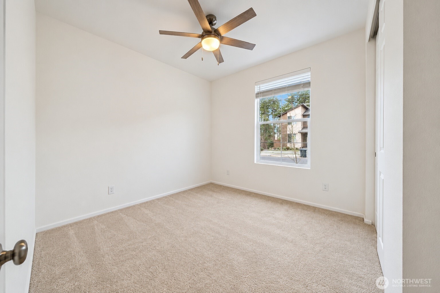 13404 Edmunds Parkway Property Photo 17