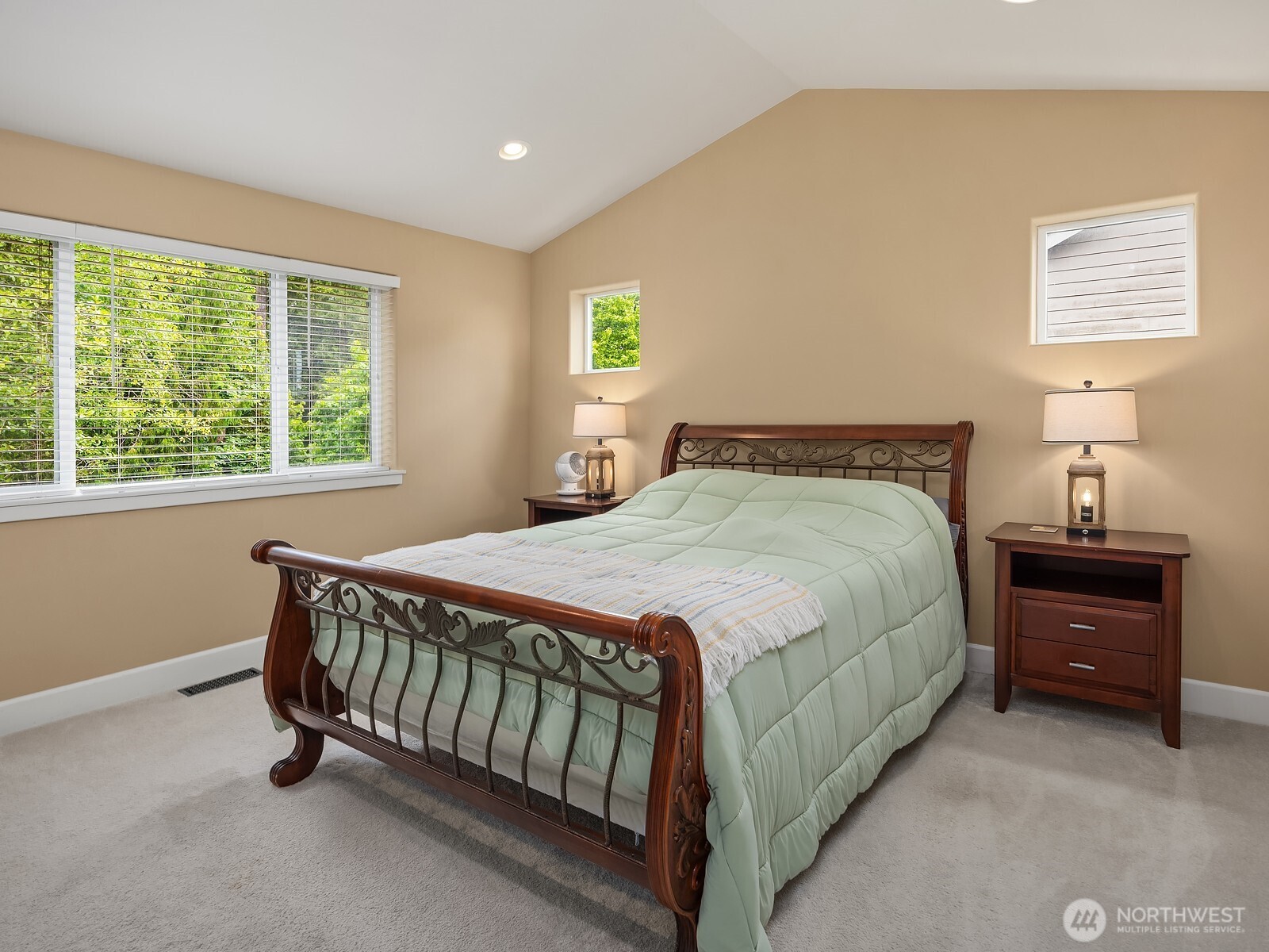 3115 74th Drive Property Photo 11