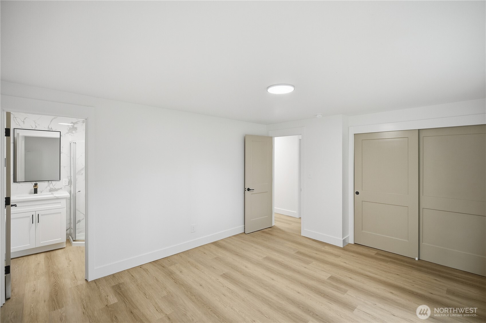 4702 Waller Road Property Photo 12