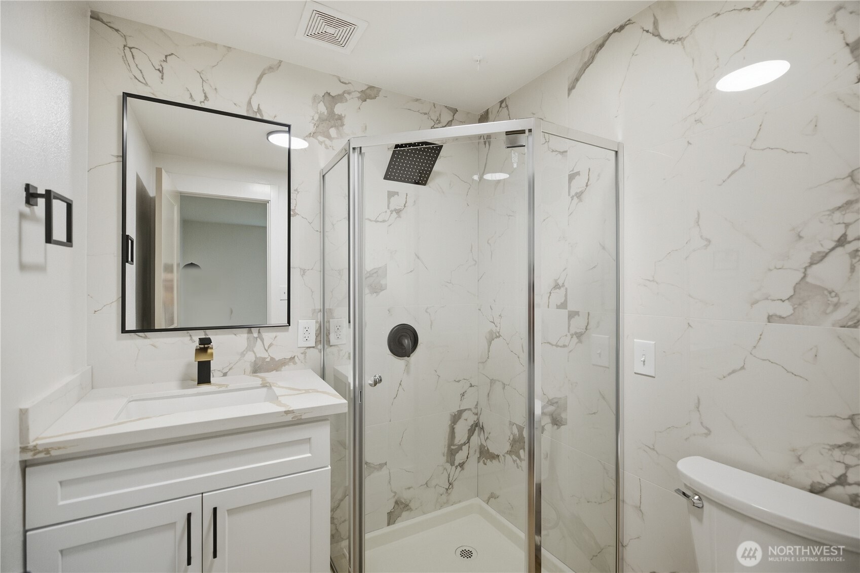 4702 Waller Road Property Photo 13