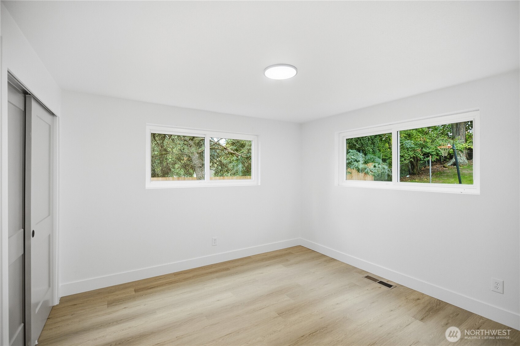 4702 Waller Road Property Photo 15