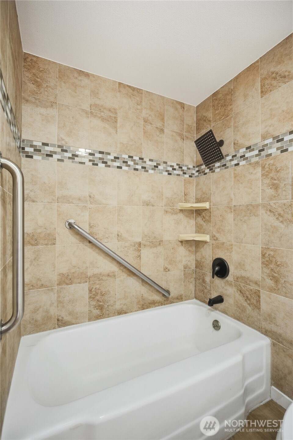 4702 Waller Road Property Photo 17