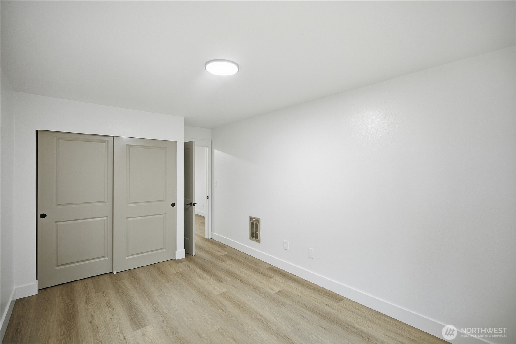 4702 Waller Road Property Photo 23