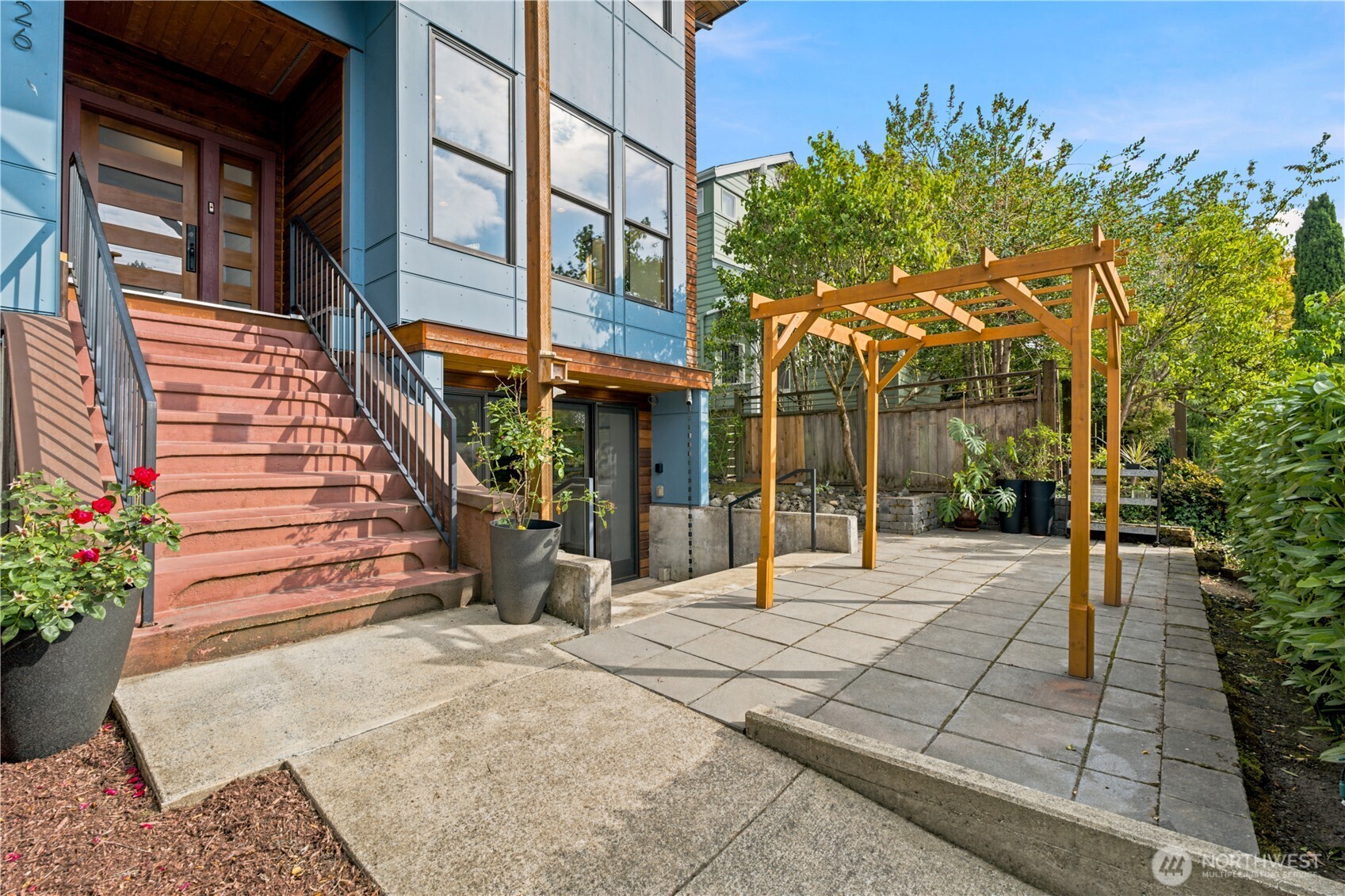 826 30th Avenue Property Photo 1