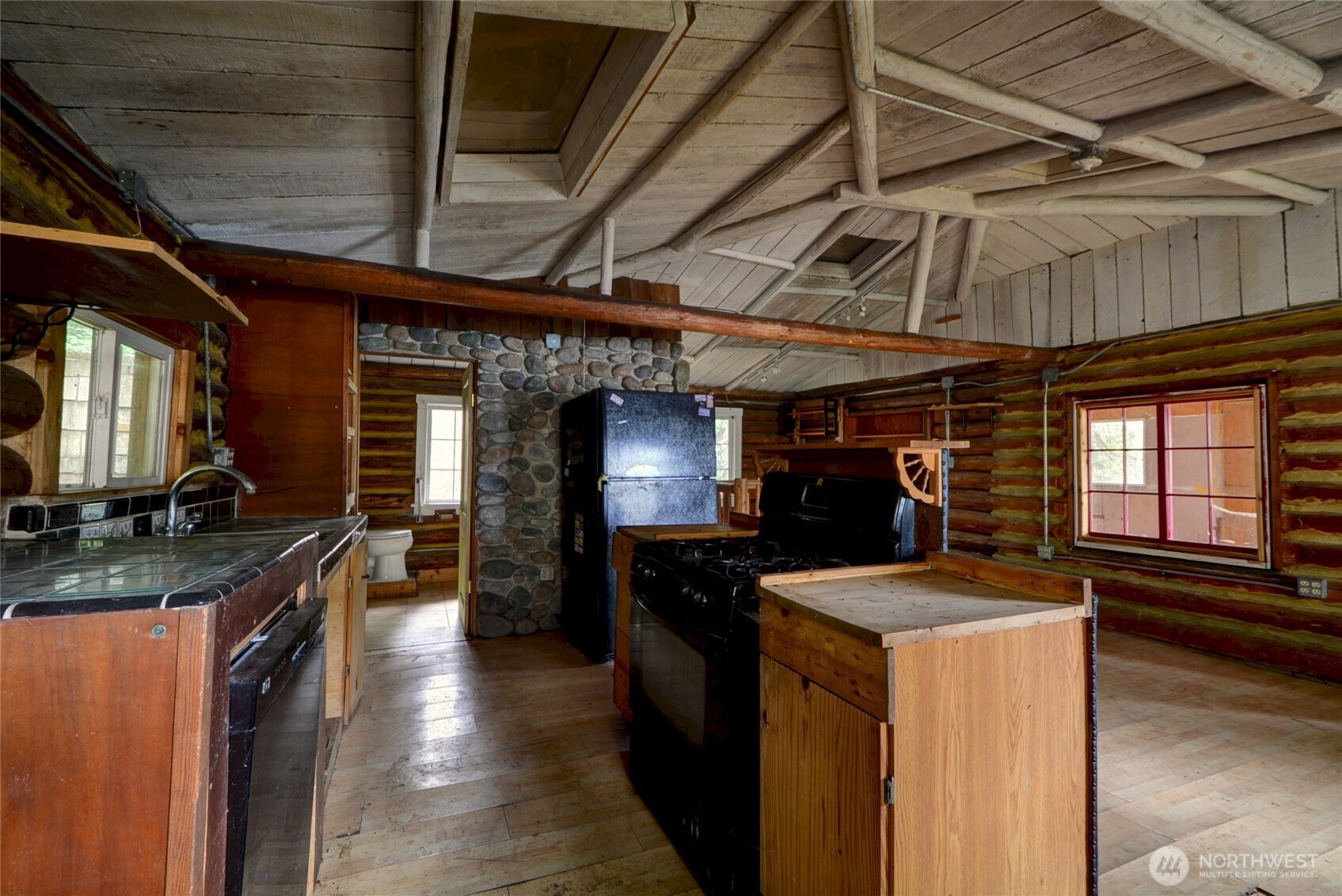 2533 Freestad Rd Property Photo 10