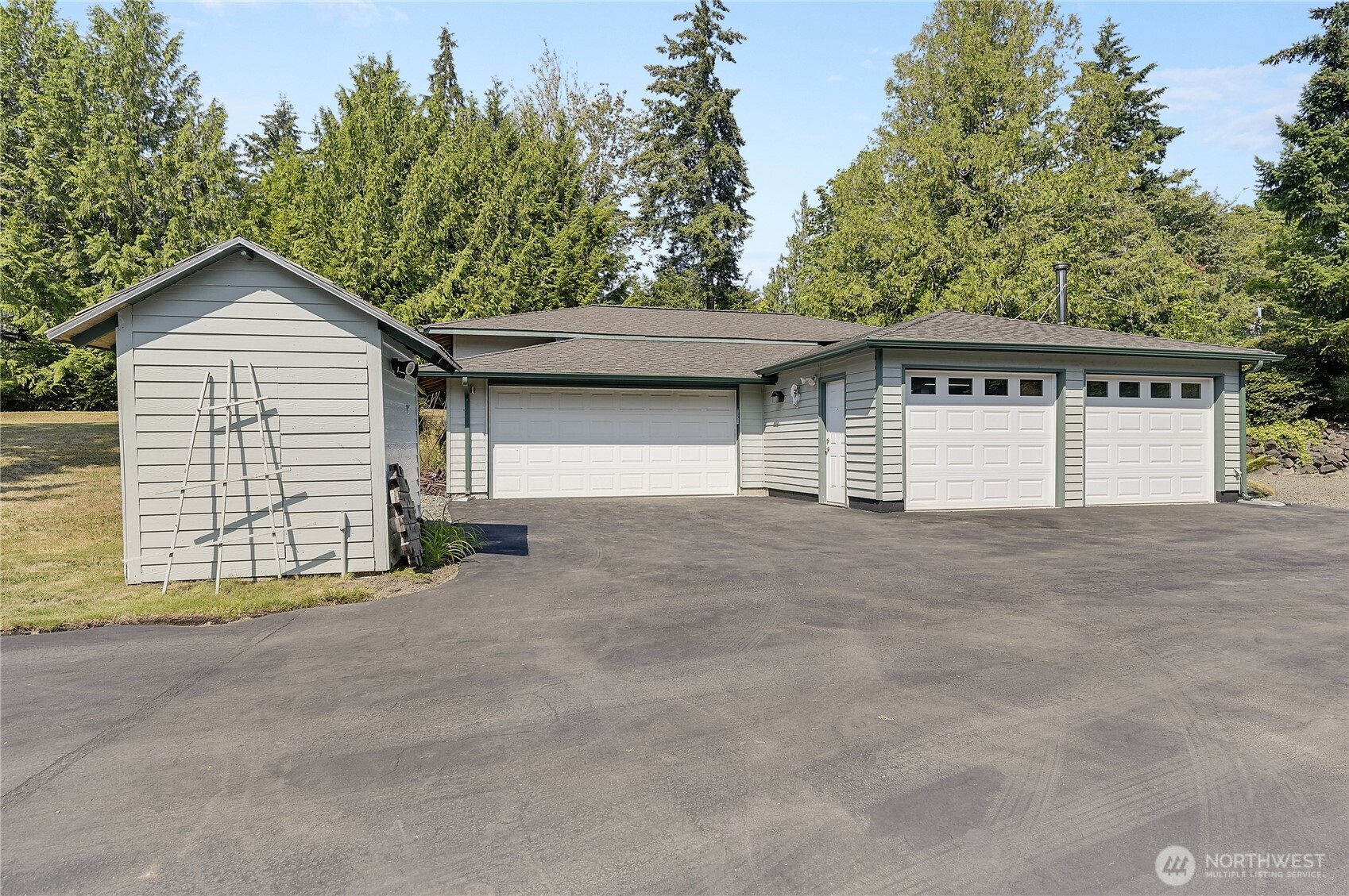 2357 Mountain View Road Property Photo 6