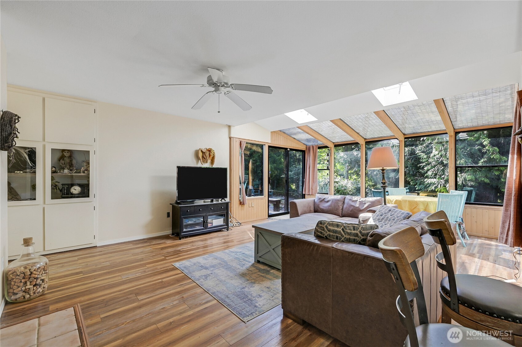 2357 Mountain View Road Property Photo 15