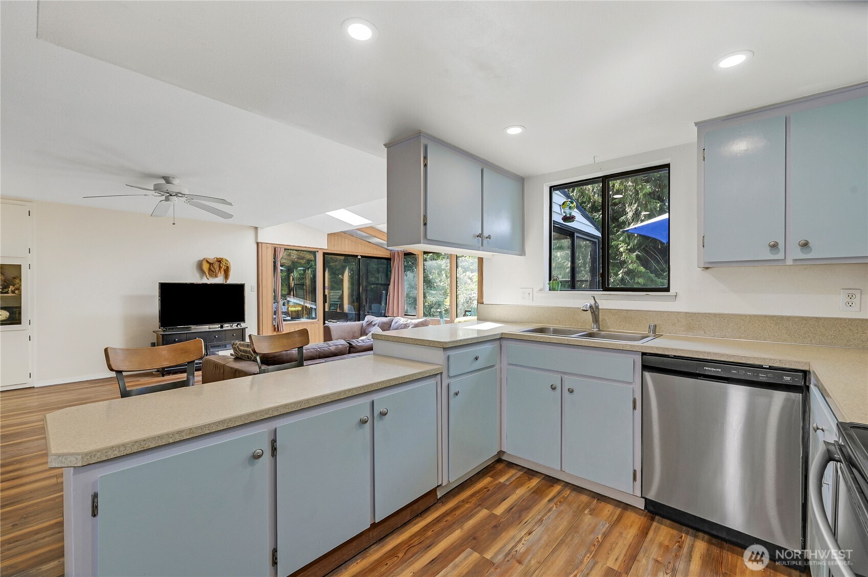 2357 Mountain View Road Property Photo 18