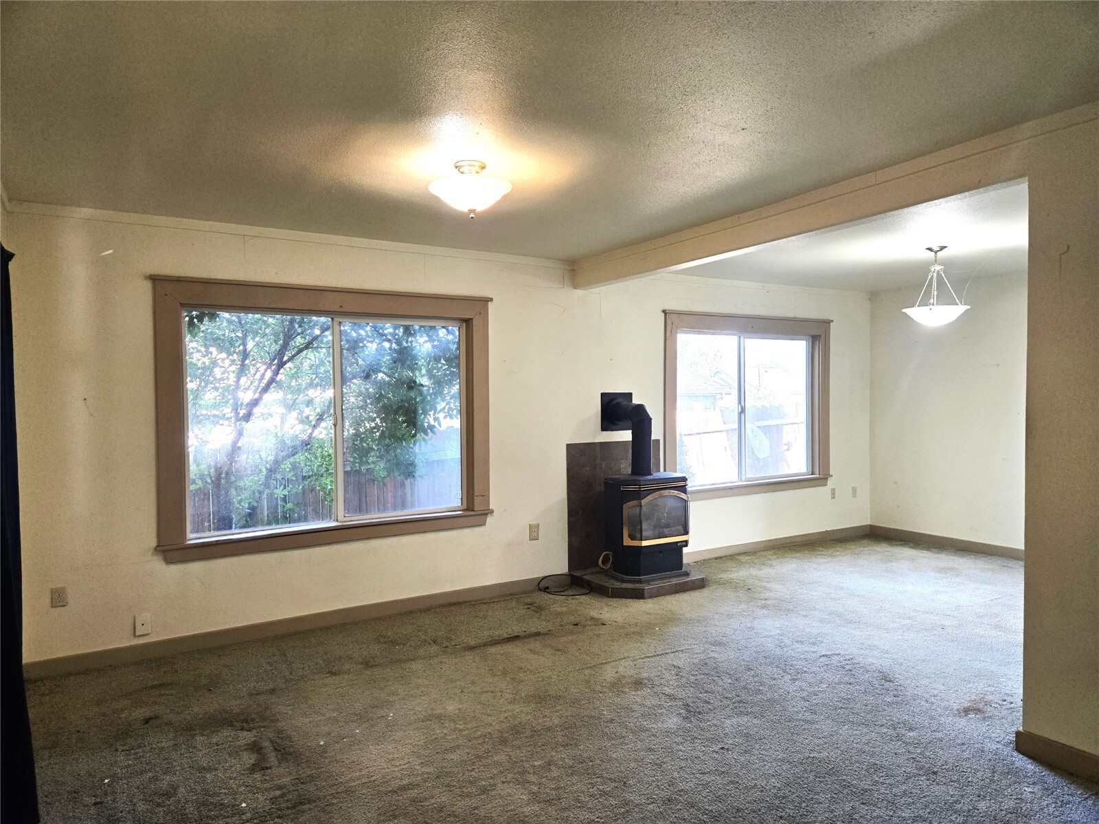 522 S Main Street Property Photo 6