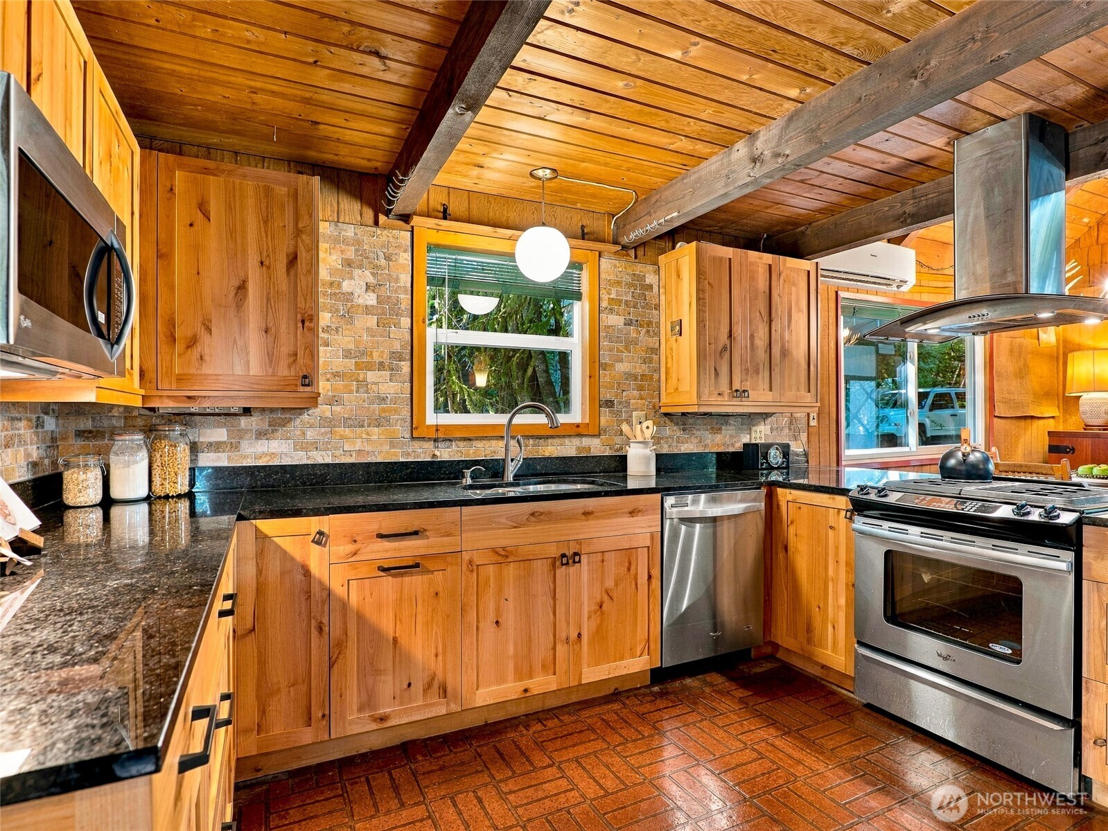 114 3rd Street Property Photo 12