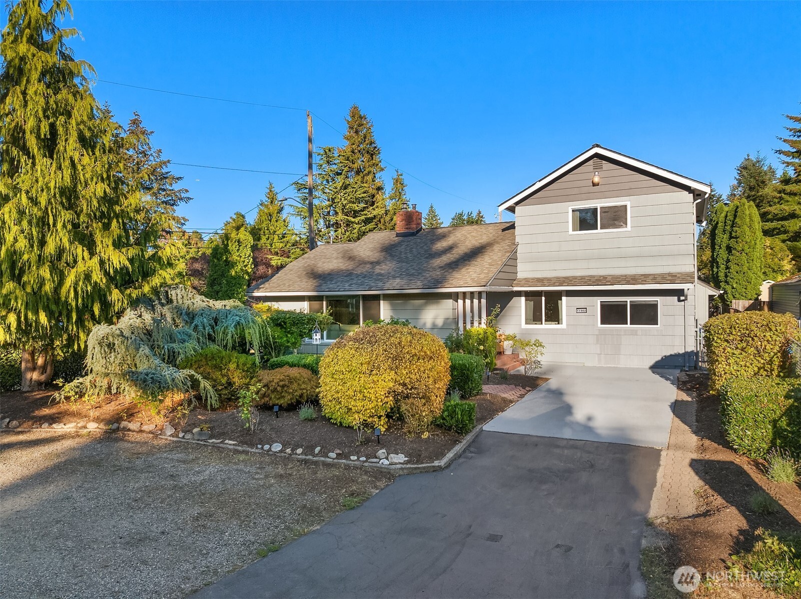 11902 21st Avenue Property Photo 2