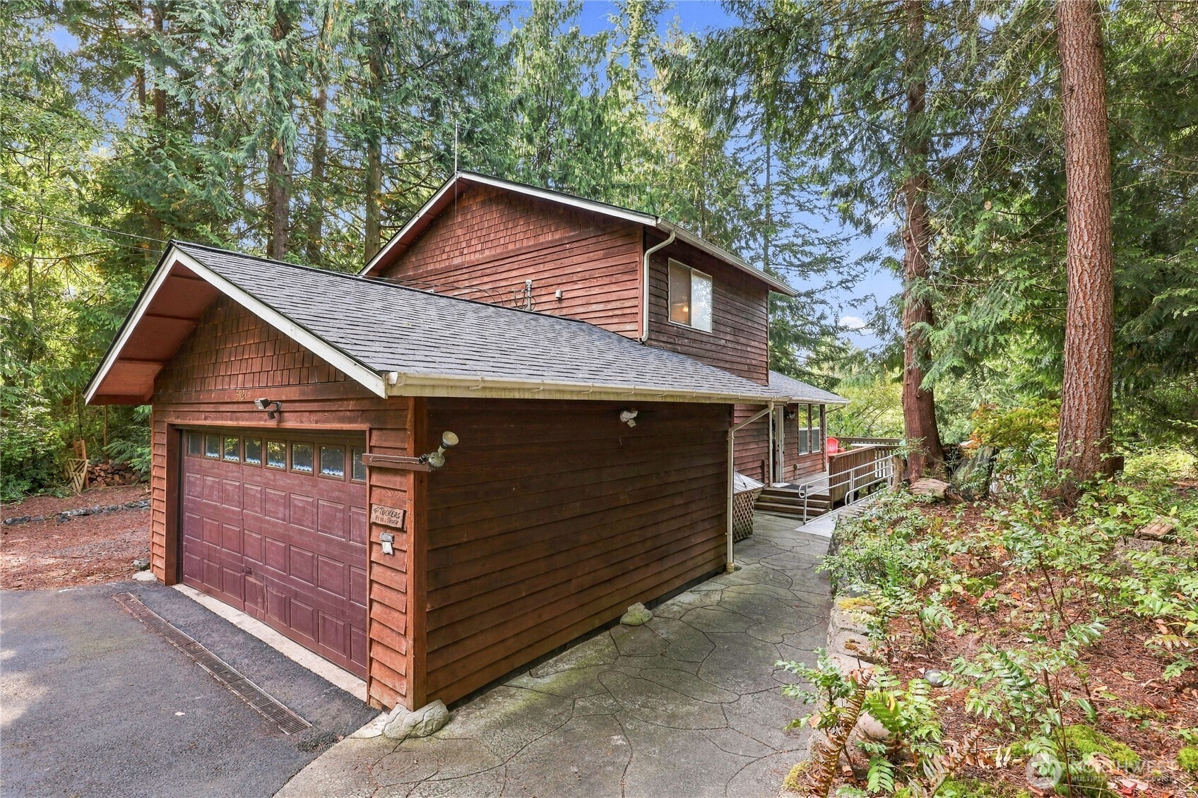 5921 Cedar Court Property Photo 3