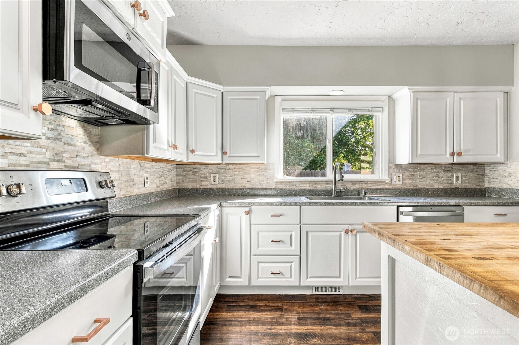 520 Bryant Avenue Property Photo 15