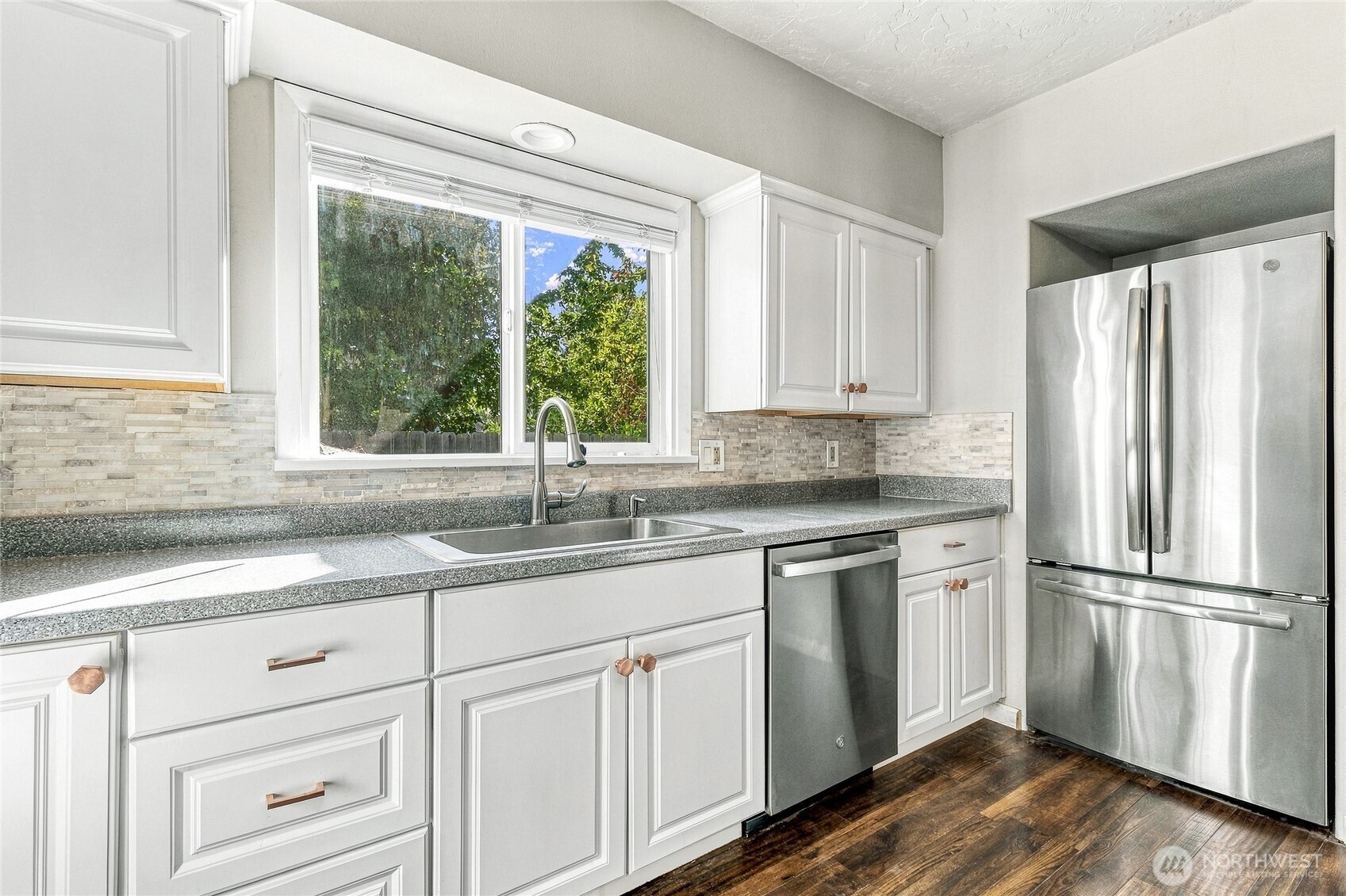 520 Bryant Avenue Property Photo 16