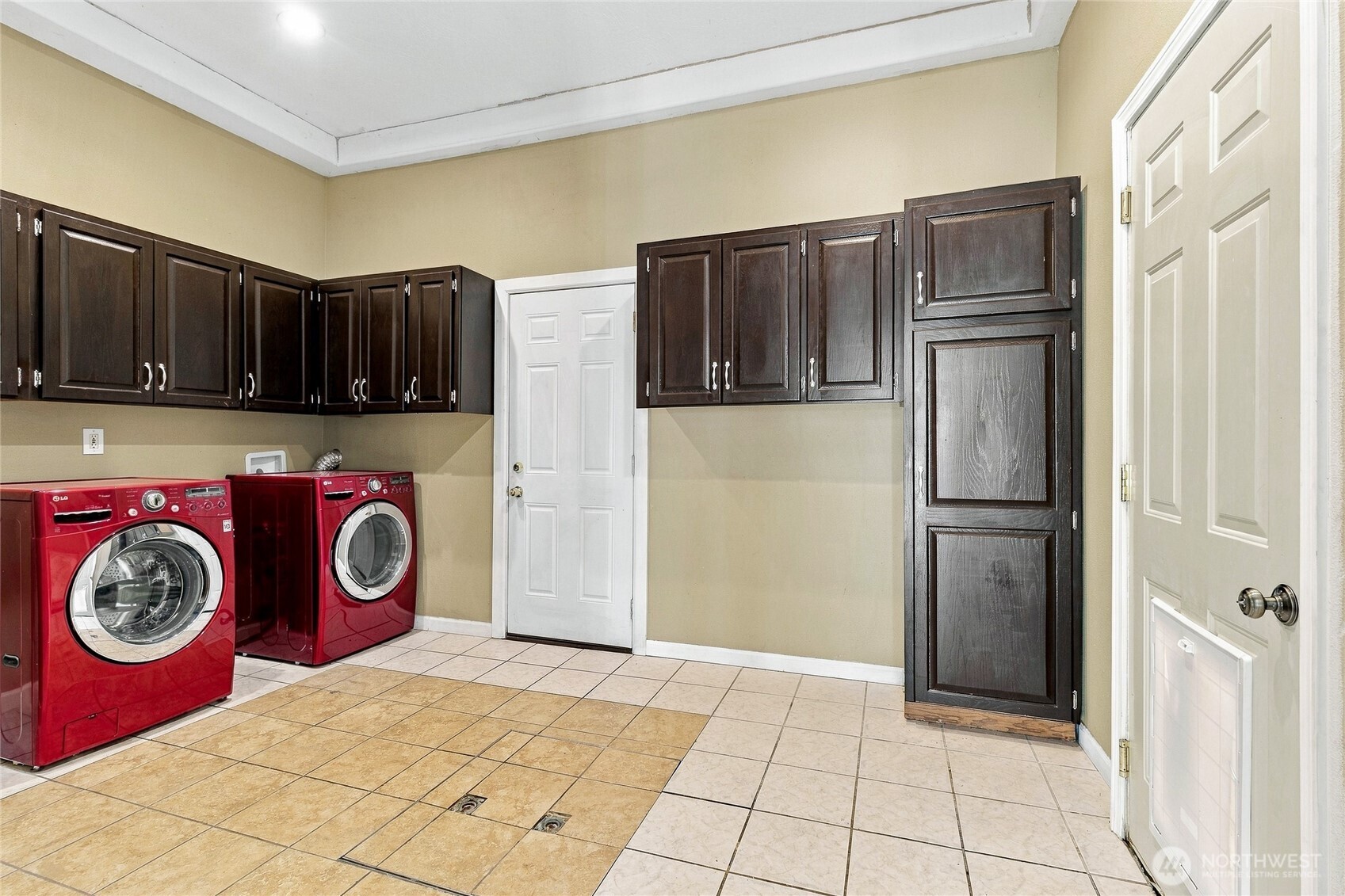 520 Bryant Avenue Property Photo 21