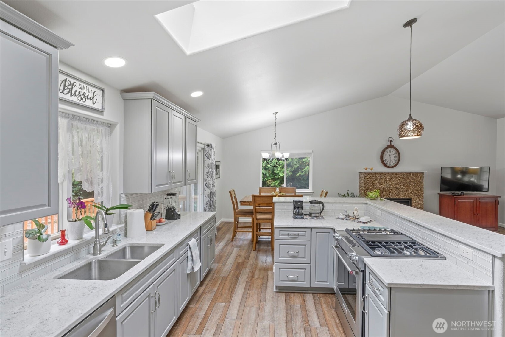 10 Clipper Lane Property Photo 13