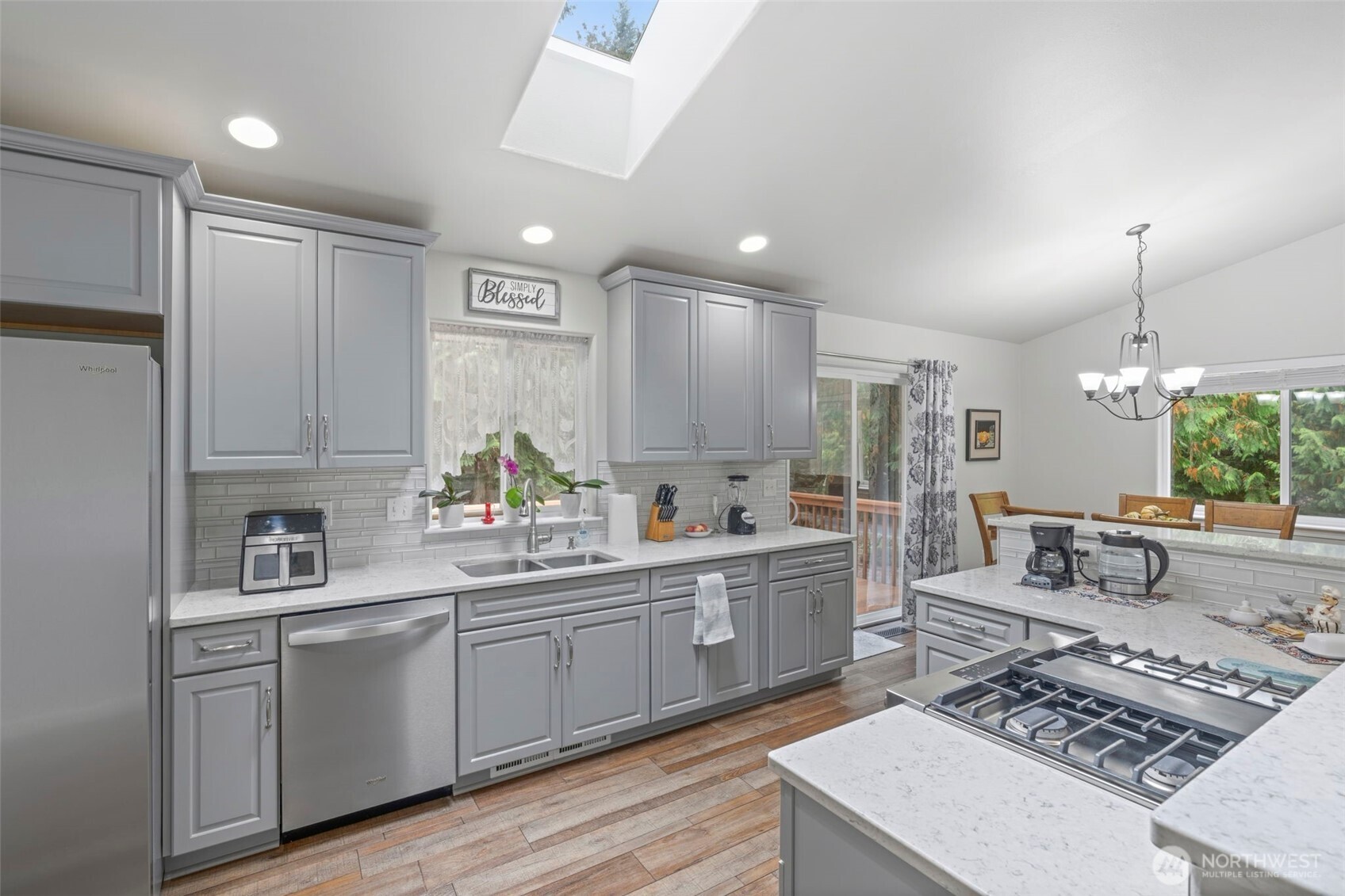 10 Clipper Lane Property Photo 14