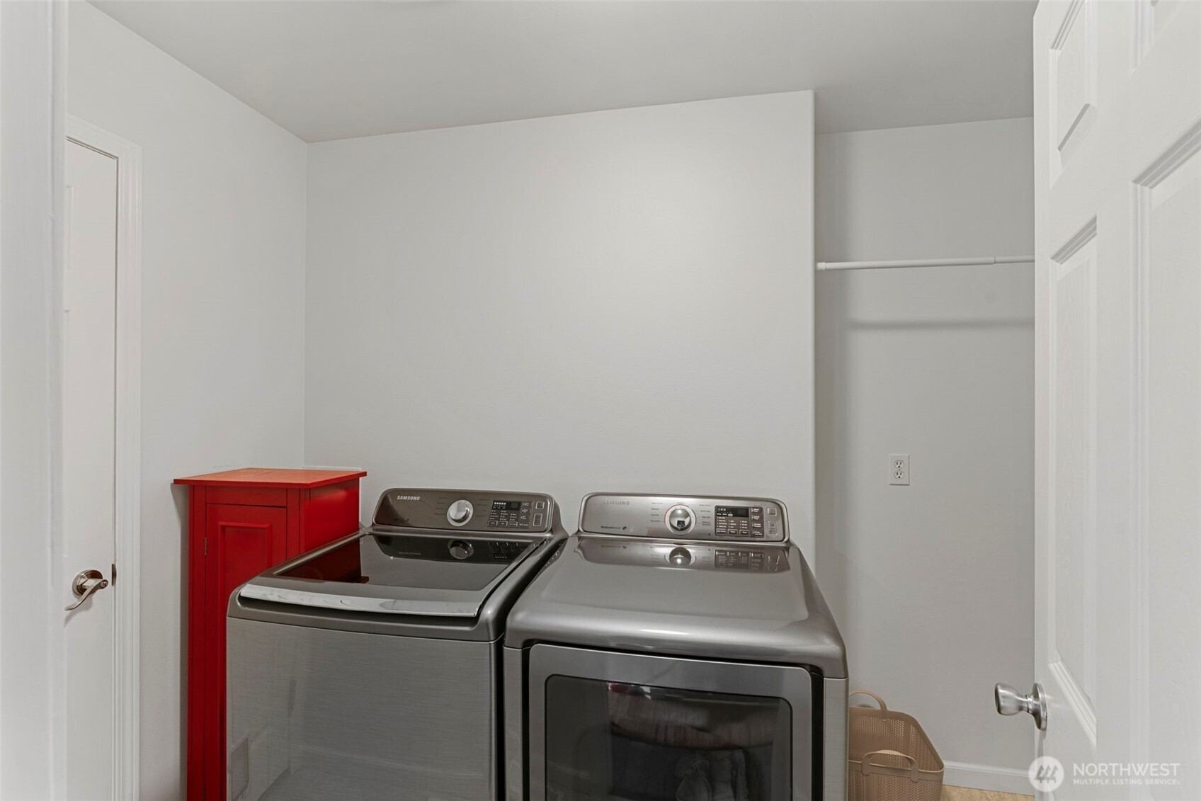 10 Clipper Lane Property Photo 23