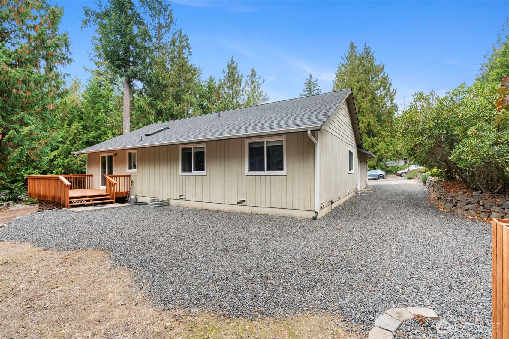 10 Clipper Lane Property Photo 32