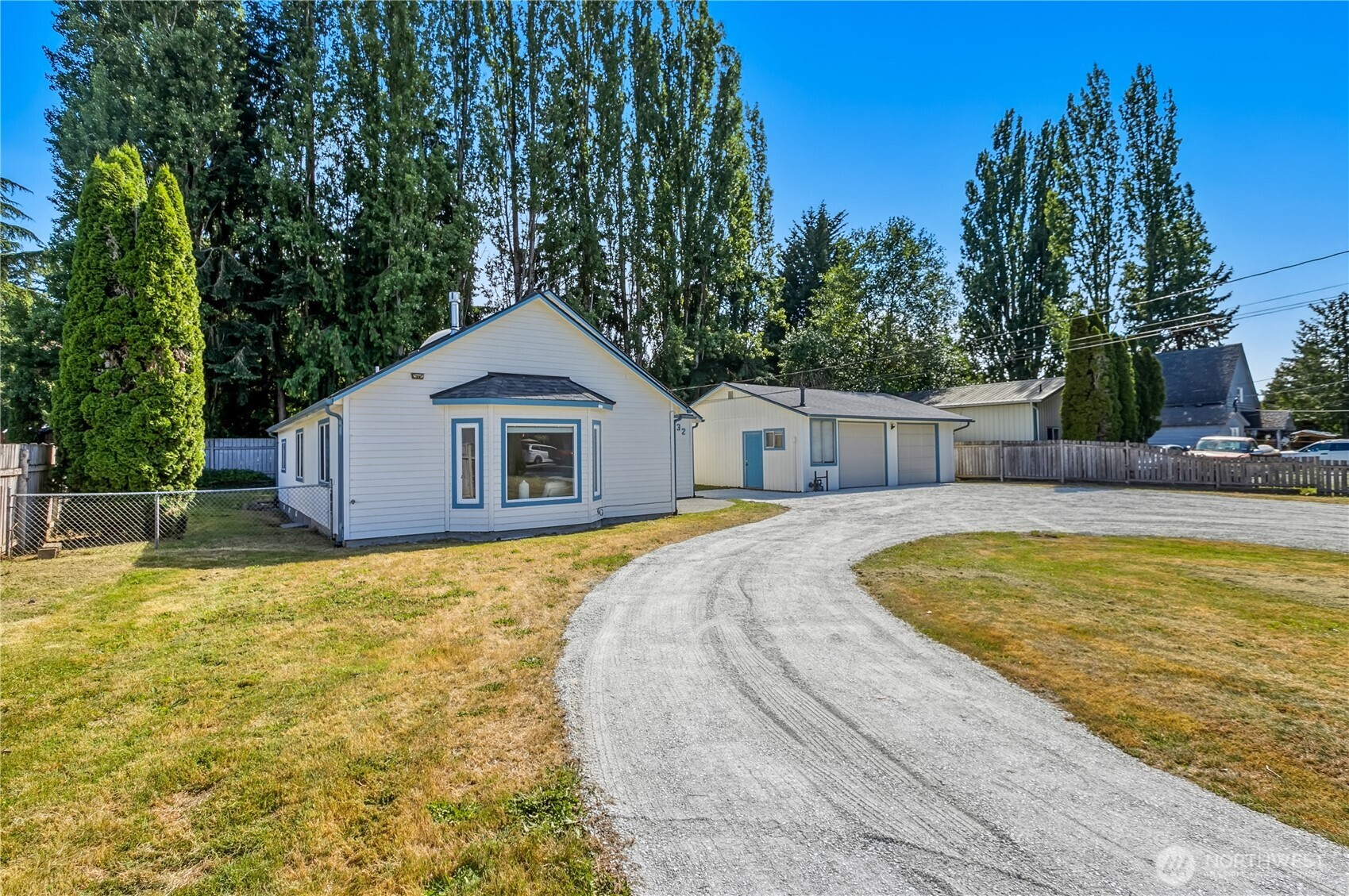 2932 E Fir Street Property Photo 6
