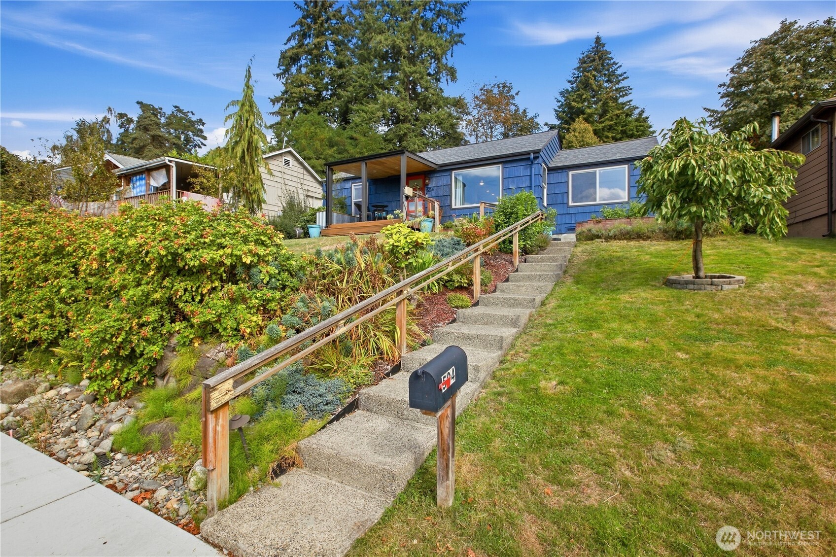 504 Windsor Park Property Photo 3