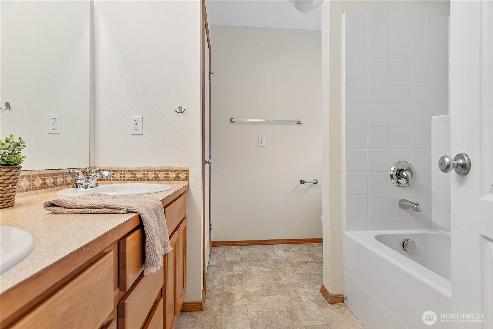 9926 2nd Place Property Photo 12
