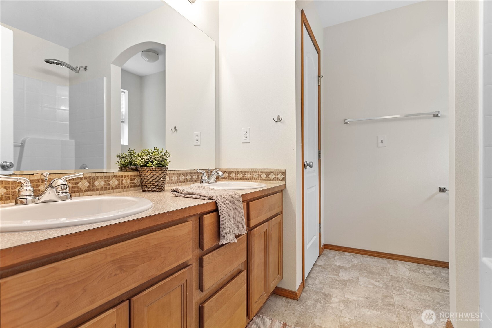 9926 2nd Place Property Photo 13