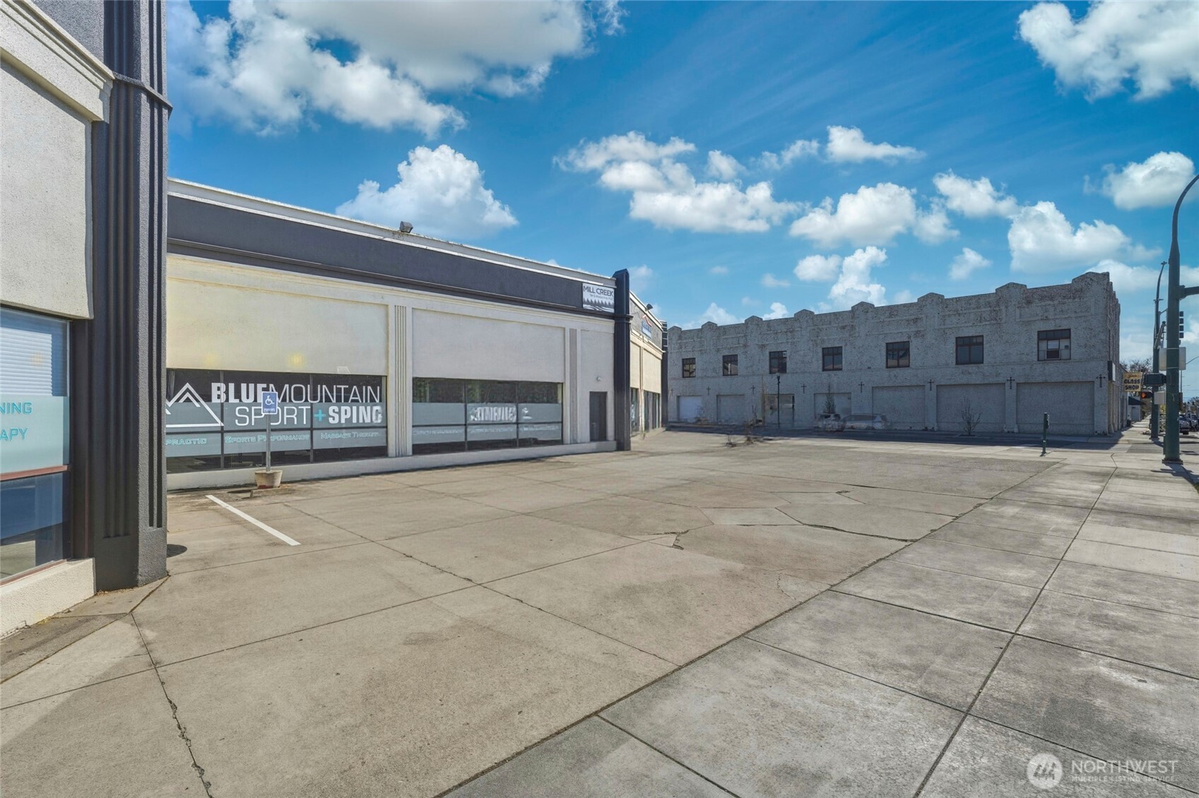 2 E Poplar Street Property Photo 3