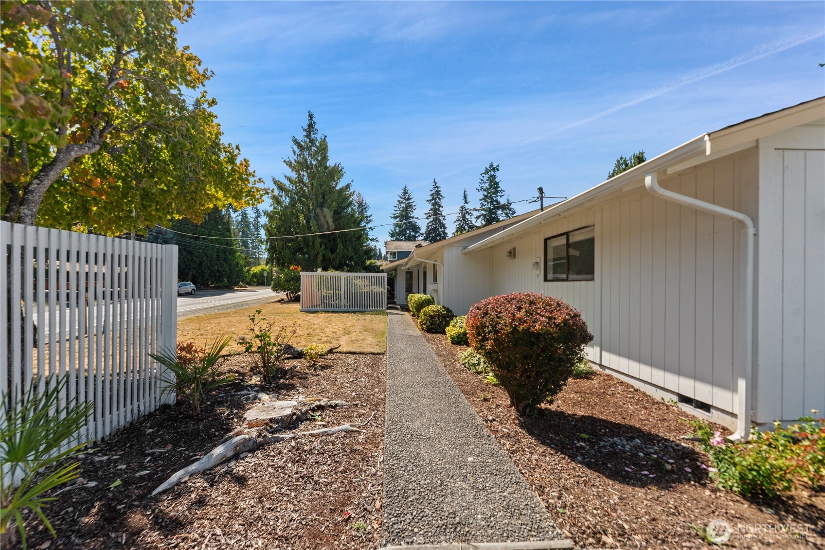 2104 Se 7th Street Property Photo 1