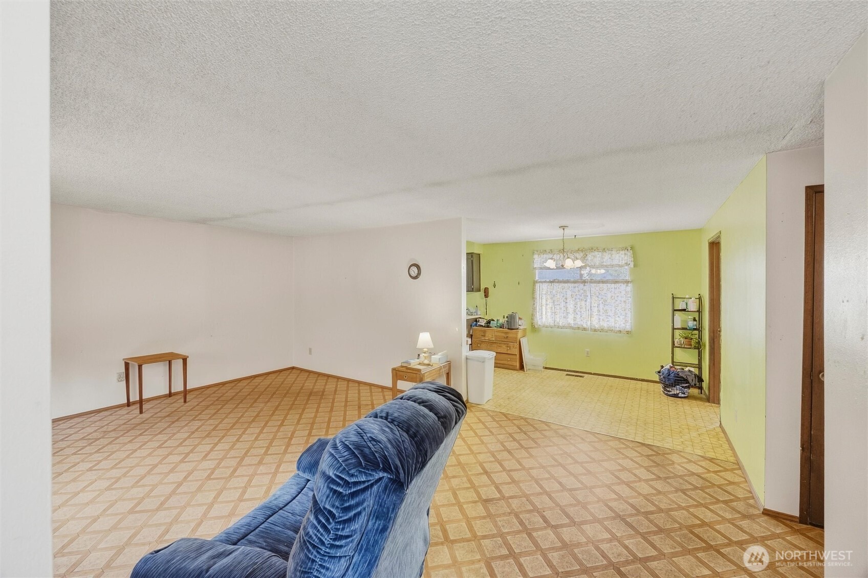 2120 Knox Avenue Property Photo 8