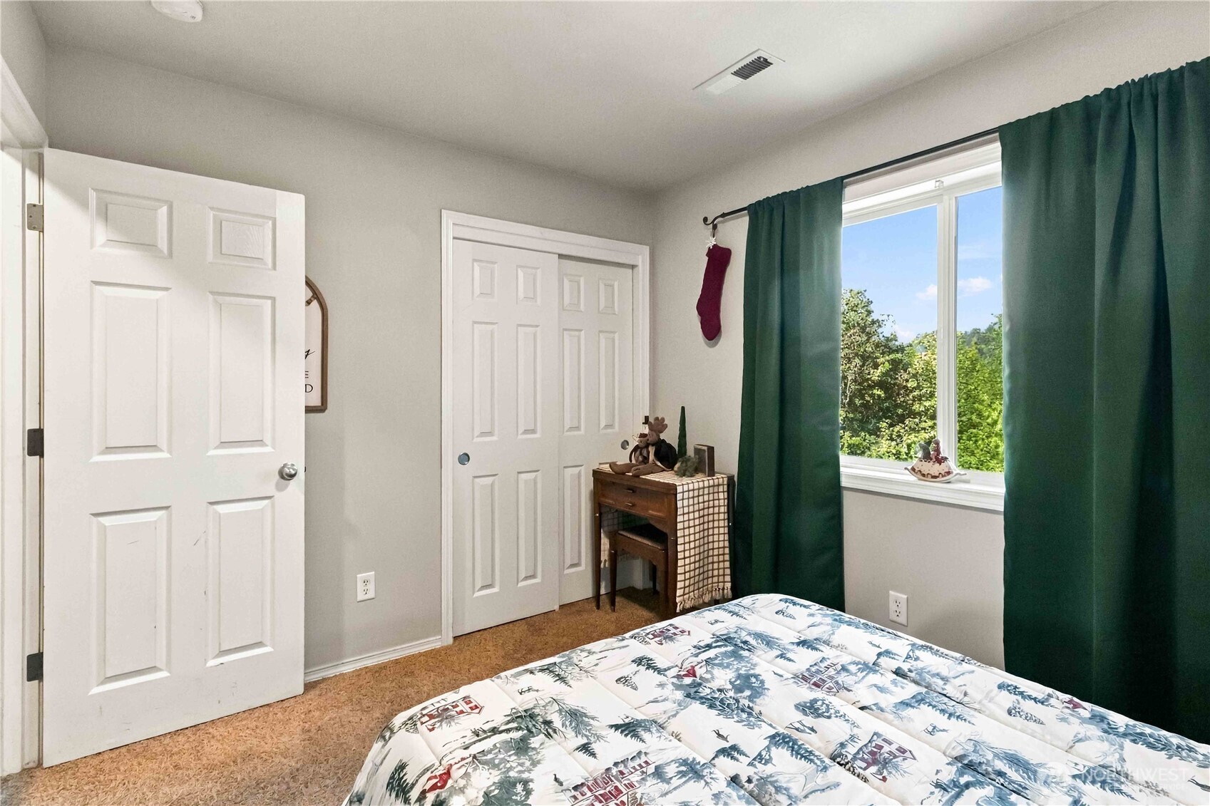 929 Edinburgh Court Property Photo 24