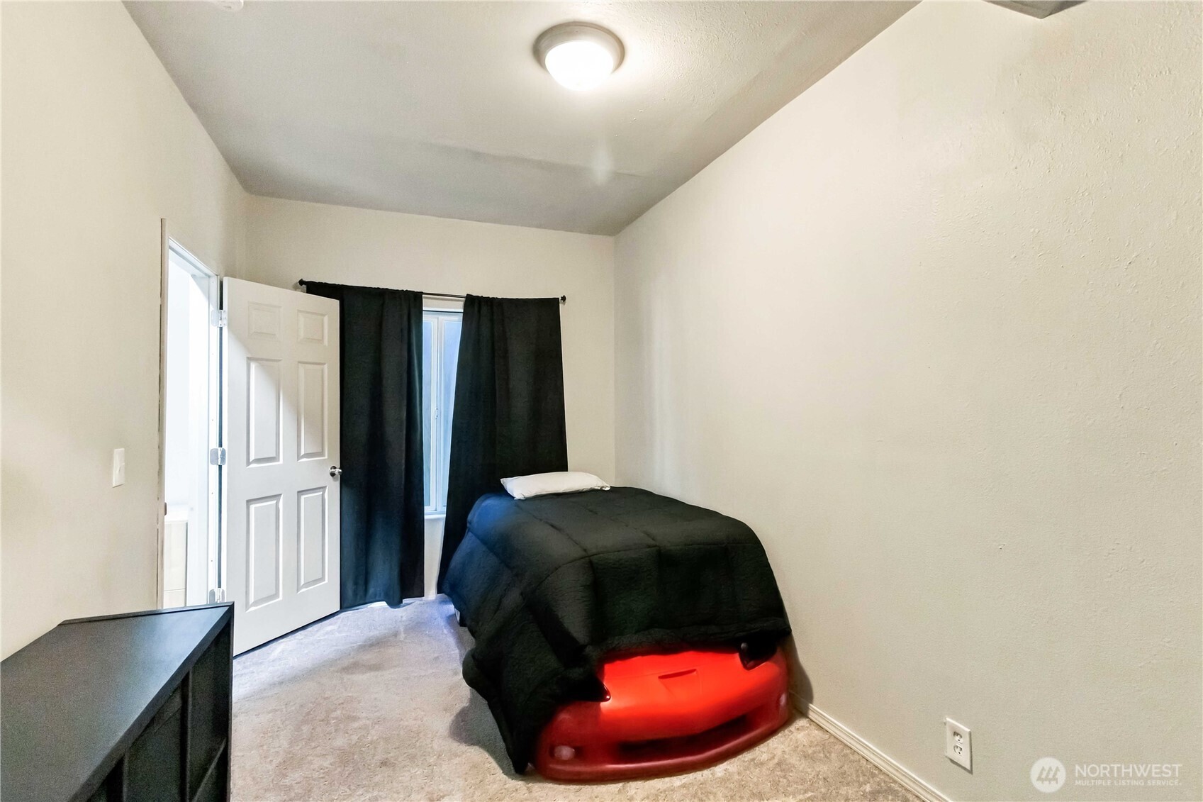 929 Edinburgh Court Property Photo 29
