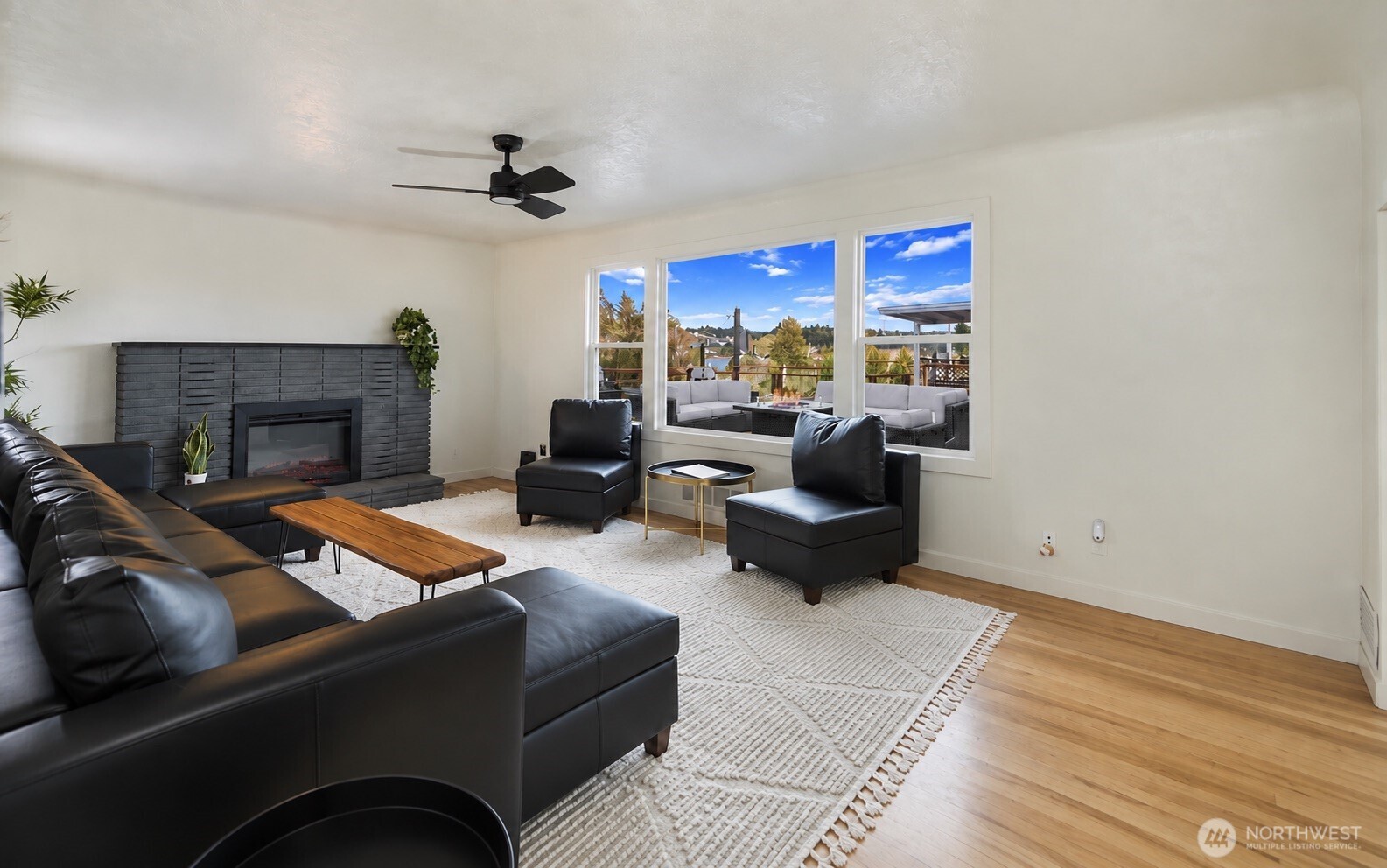 2514 N Lafayette Avenue Property Photo 3