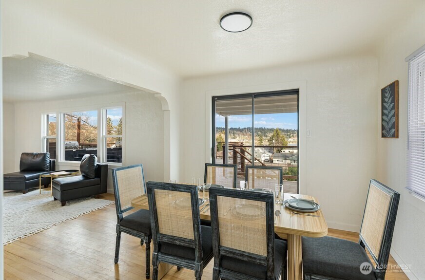 2514 N Lafayette Avenue Property Photo 7